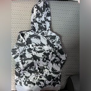 Boys Champion hoodie size XL Camo - Comfy, black and light gray